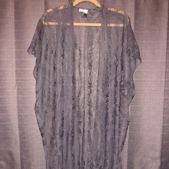 NWOT Gray Lace-like Duster Shawl - Picture 1 of 3